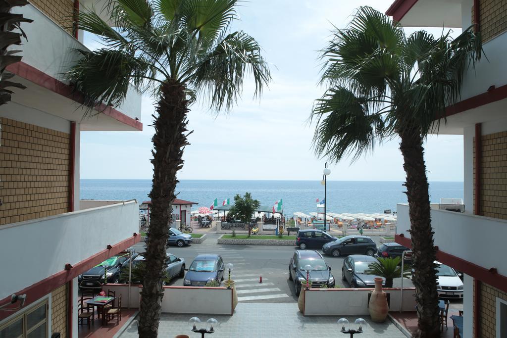 Hotel Miramare Cirò Marina 外观 照片