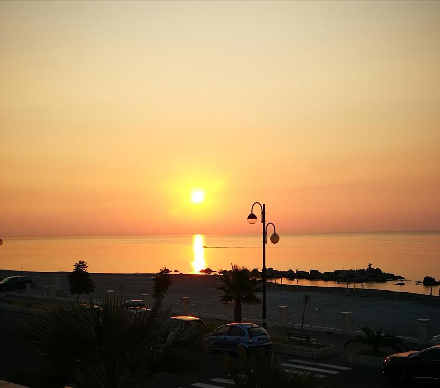 Hotel Miramare Cirò Marina 外观 照片